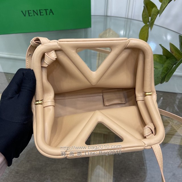 Bottega veneta高端女包 98088 寶緹嘉THE TRIANGLE BV專櫃新款杏仁色三角形五金手提女包  gxz1131